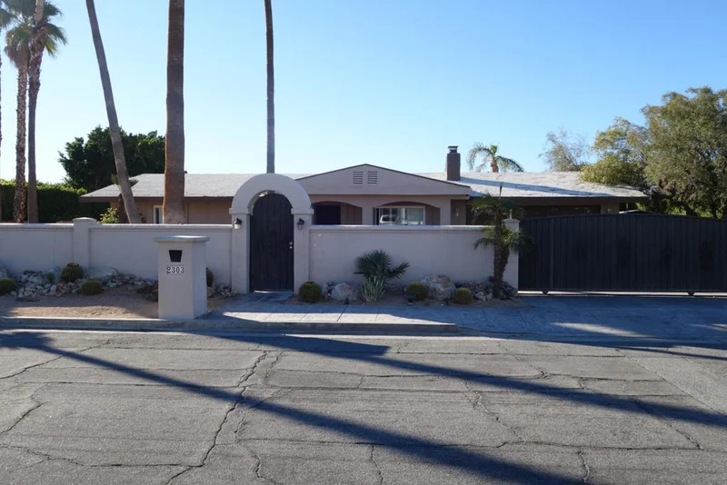 2303 Desert Park, Palm Springs, CA 92262