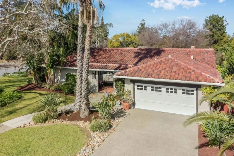 12488 Scully, Saratoga, CA 95070