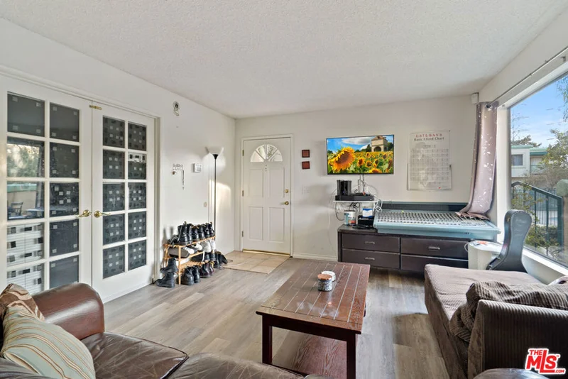 18508 Mayall #H, Northridge, CA 91324
