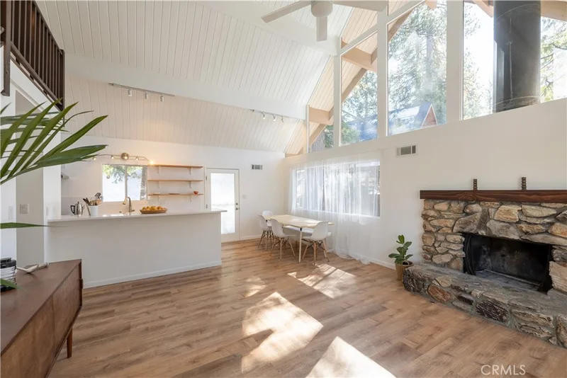 776 Grass Valley, Lake Arrowhead, CA 92352