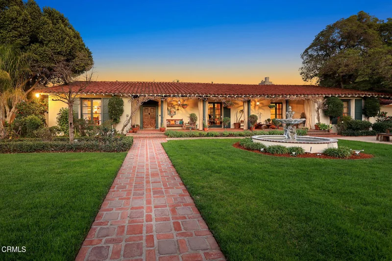 619 Meadow Grove, La Canada Flintridge, CA 91011