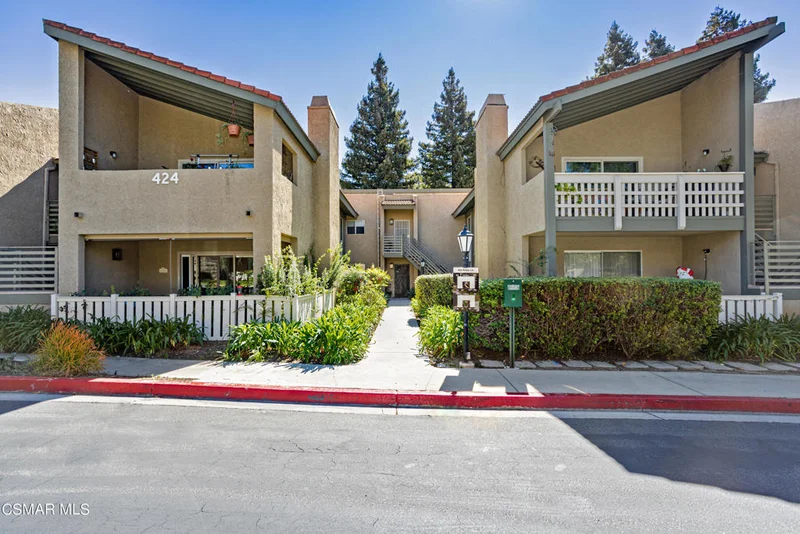 424 Arbor Lane #104, Thousand Oaks, CA 91360
