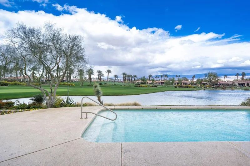 868 Mesa Grande, Palm Desert, CA 92211