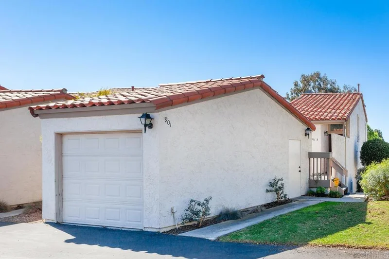 901 Caminito Madrigal #A, Carlsbad, CA 92011