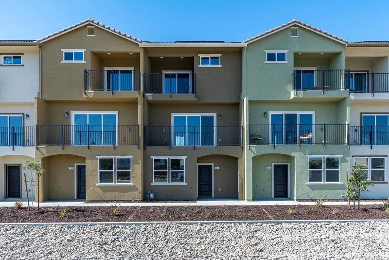 125 Bundeson Circle, Hollister, CA 95023