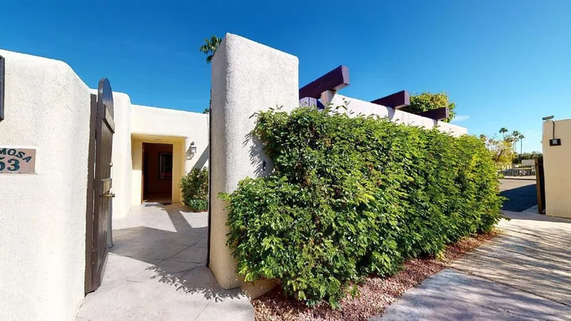 453 N Hermosa Drive, Palm Springs, CA 92262