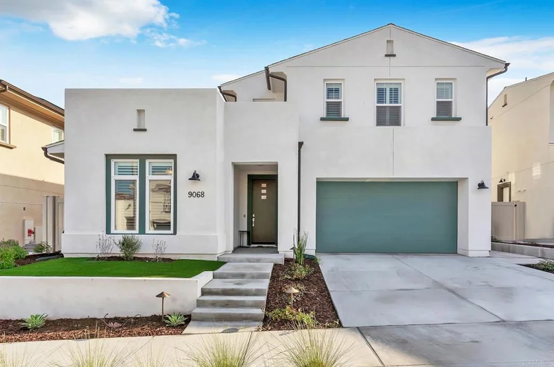 9068 W Bluff Pl, Santee, CA 92071