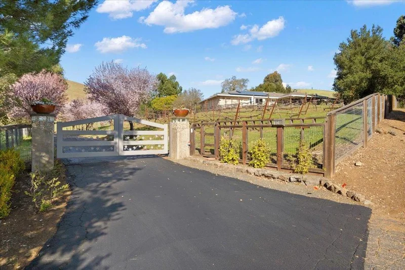 10260 Lucky, Gilroy, CA 95020
