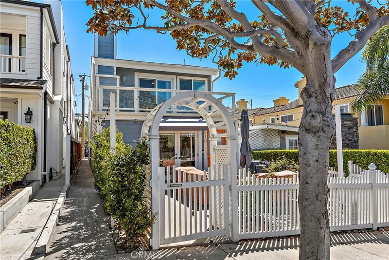 510 1/2 Jasmine #Upper, Corona Del Mar, CA 92625