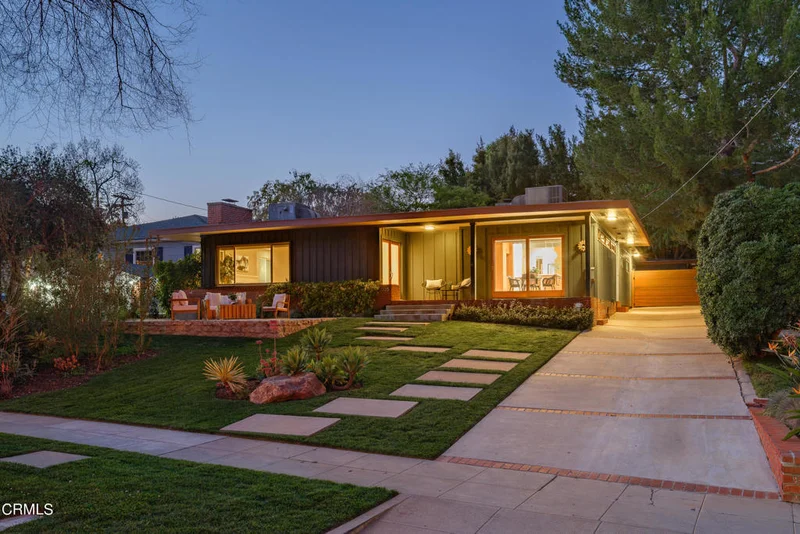 1025 Nithsdale, Pasadena, CA 91105