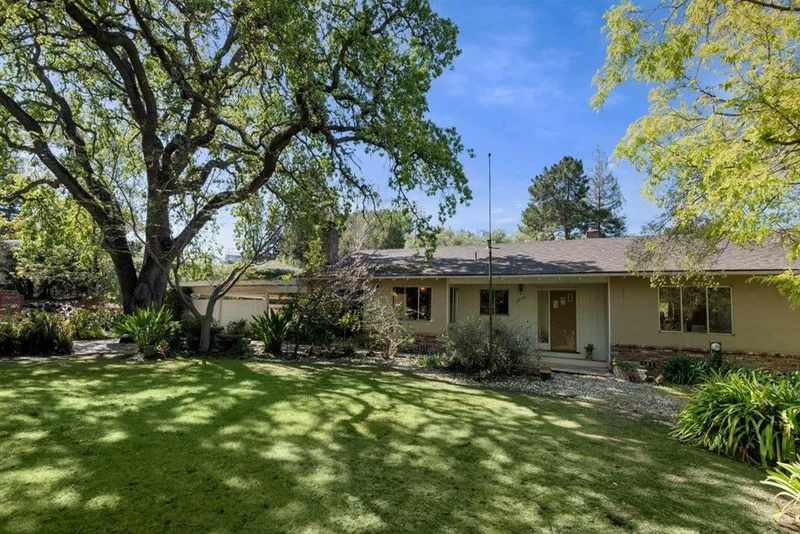 4228 Manuela, Palo Alto, CA 94306