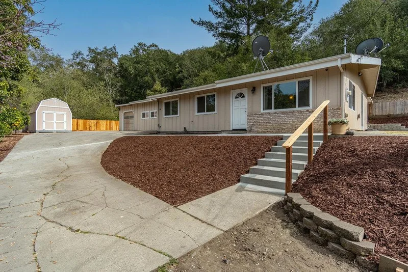 102 Smith, Watsonville, CA 95076