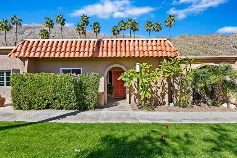 555 Baristo #C17, Palm Springs, CA 92262