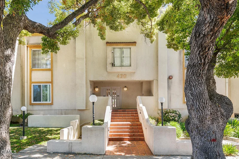 430 Holliston #109, Pasadena, CA 91106