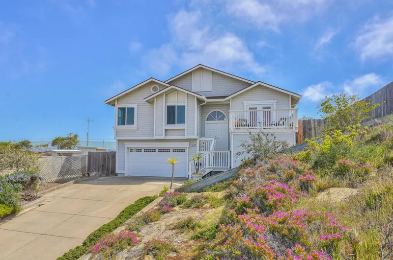3000 Bayer, Marina, CA 93933