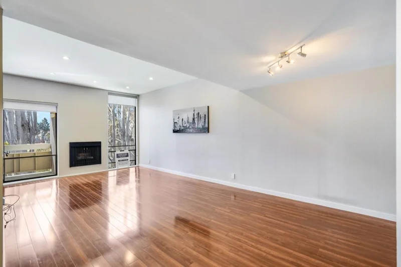 1171 Compass #301, Foster City, CA 94404