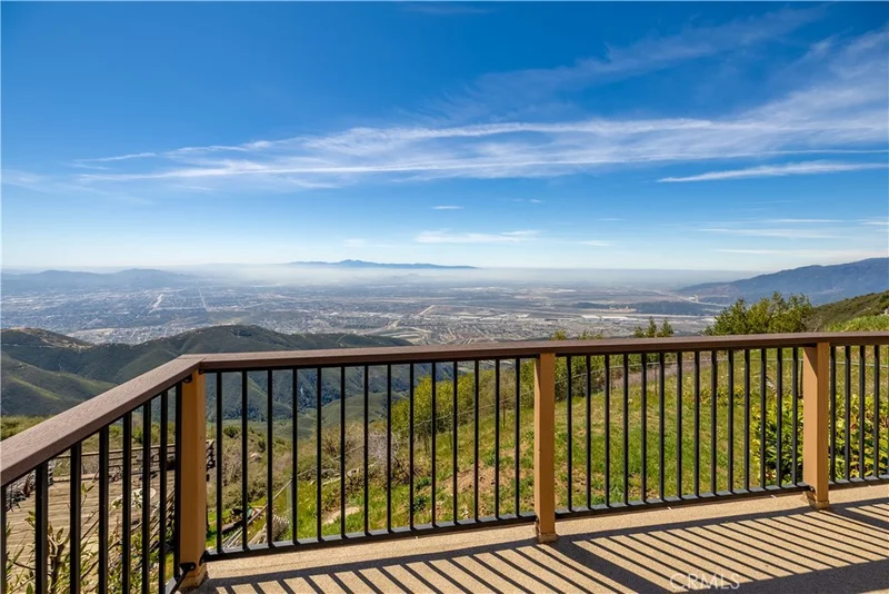 1046 Playground, Crestline, CA 92325