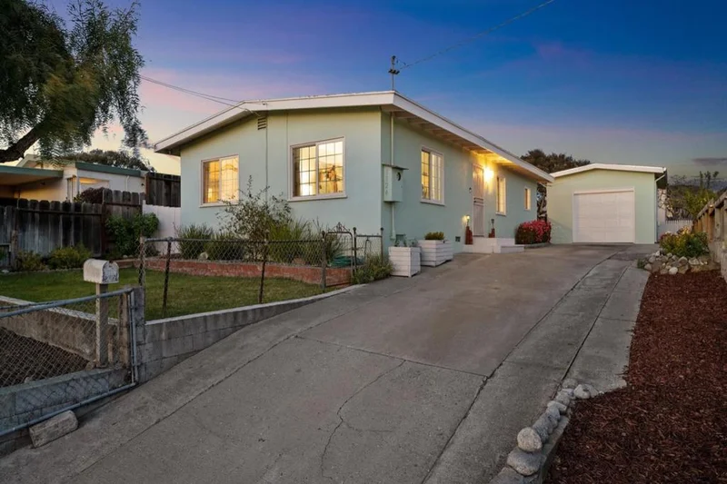 1124 Noche Buena, Seaside, CA 93955