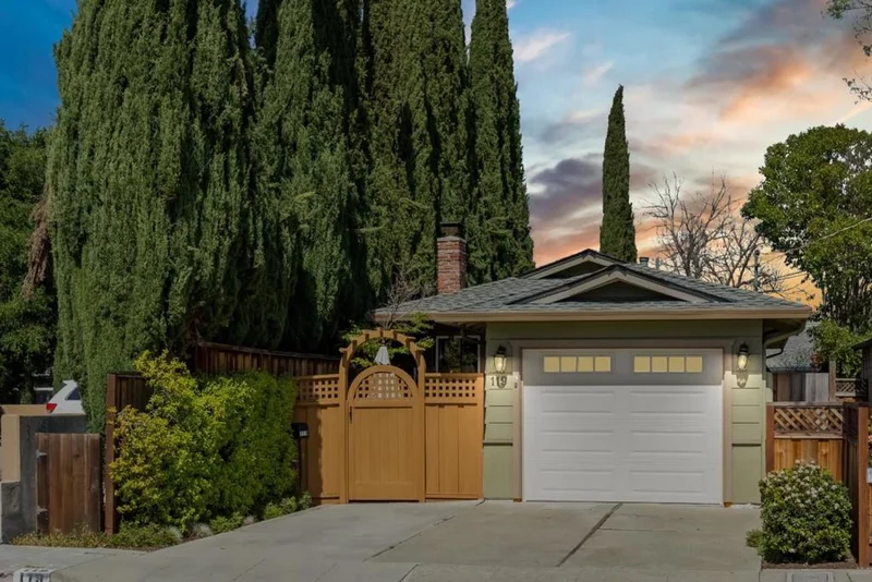 119 San Carlos, Redwood City, CA 94061