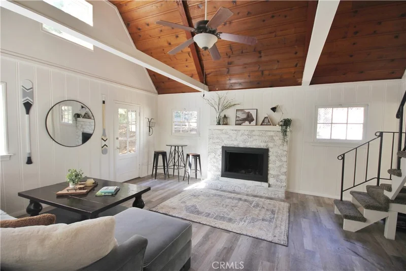256 State Hwy 173, Lake Arrowhead, CA 92352