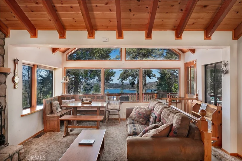 524 Sunderland, Lake Arrowhead, CA 92352