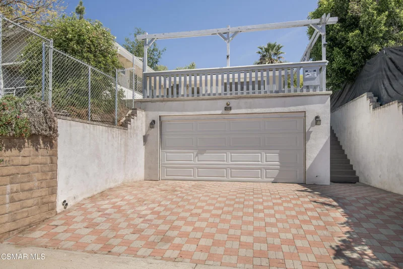 2689 Hillcrest, Thousand Oaks, CA 91362