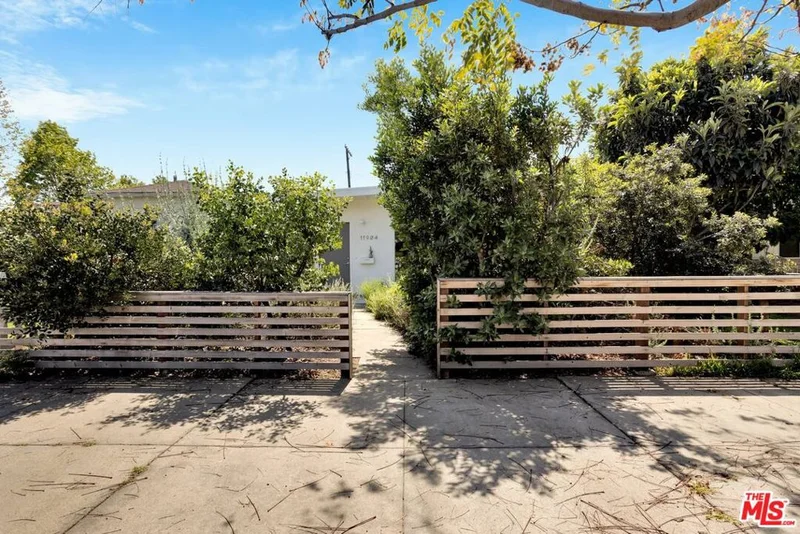 11904 Tennessee, Los Angeles, CA 90064