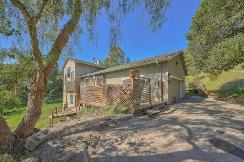 26045 Toro, Salinas, CA 93908