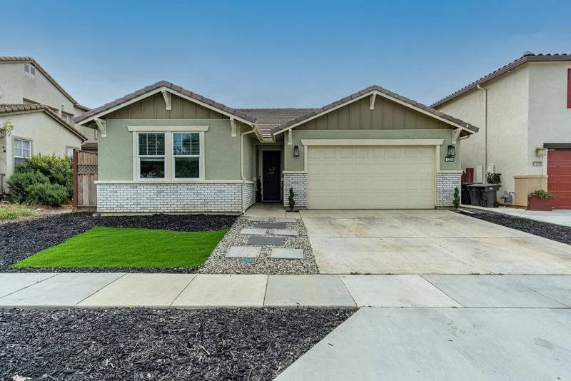 1224 Campania, Salinas, CA 93905