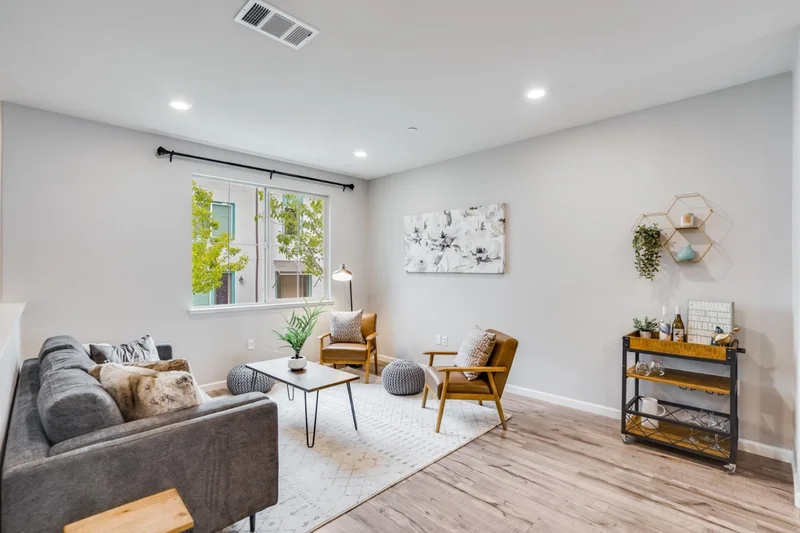 186 William Manly #5, San Jose, CA 95136