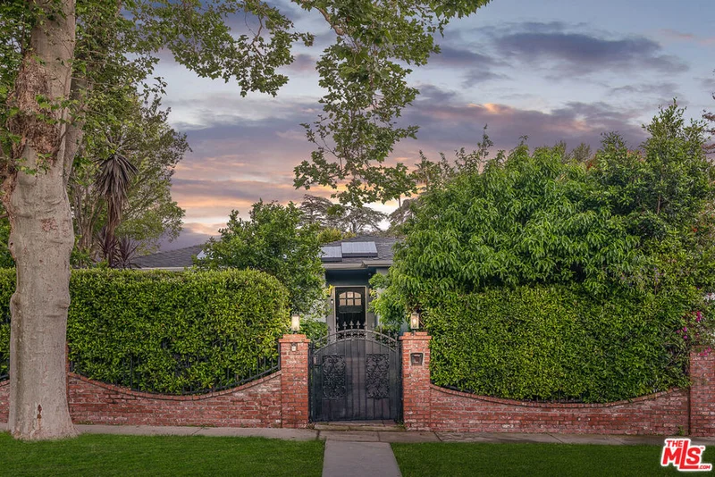 4205 Mammoth, Sherman Oaks, CA 91423