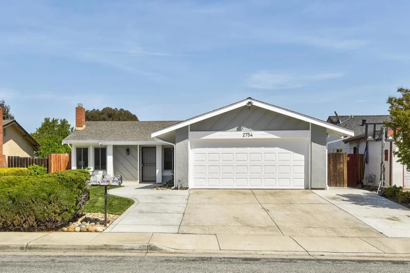 2754 Dina, San Jose, CA 95121