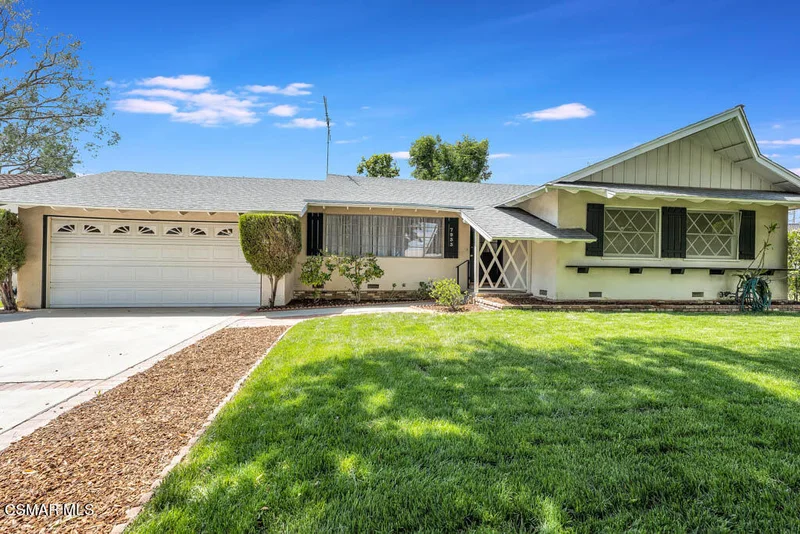 7933 Farralone, Canoga Park, CA 91304