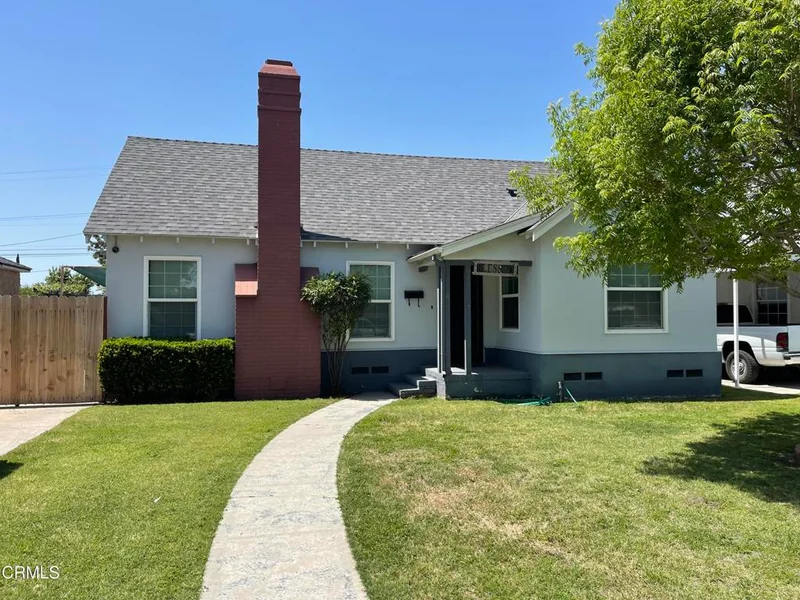913 El Rancho, Bakersfield, CA 93304