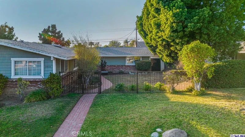 11633 Balboa, Granada Hills, CA 91344