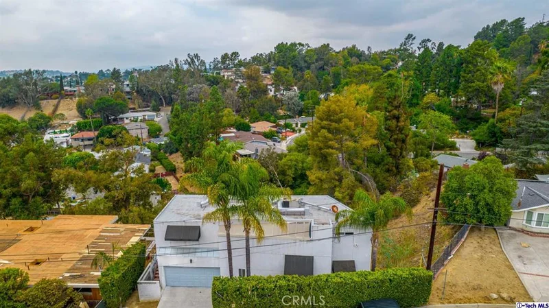 1123 Cresthaven, Los Angeles, CA 90042
