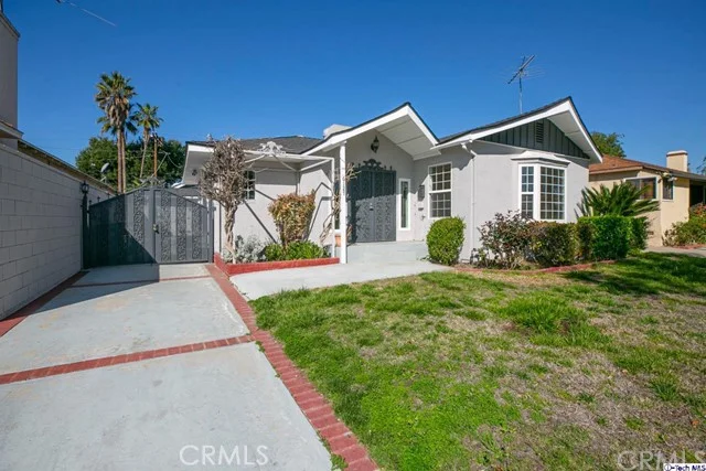 6127 Denny, North Hollywood, CA 91606