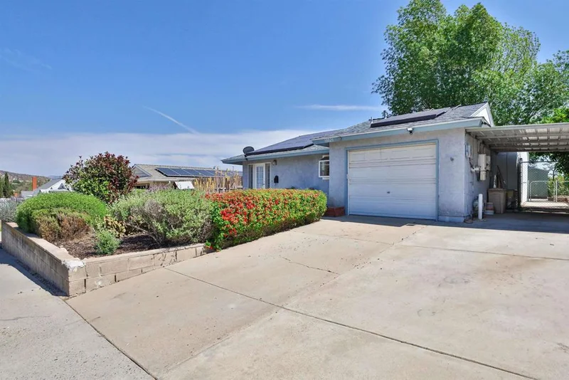 10021 Corkwood, Santee, CA 92071
