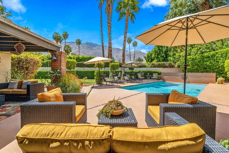 547 Phillips, Palm Springs, CA 92262
