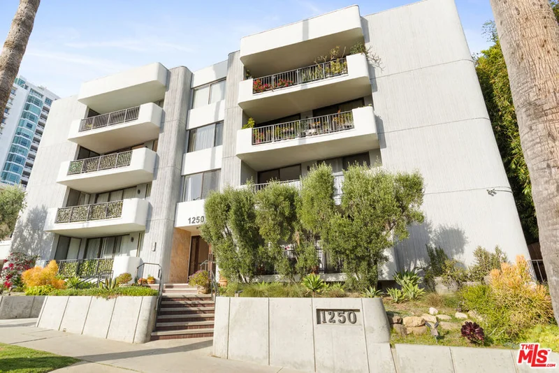 1250 Beverly Glen #208, Los Angeles, CA 90024