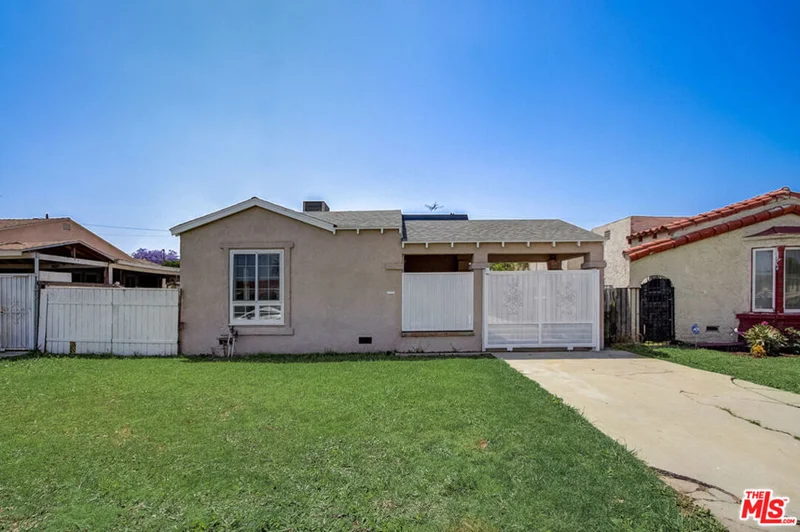 10317 La Salle, Los Angeles, CA 90047