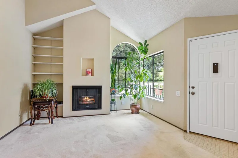 2589 Yerba Bank, San Jose, CA 95121