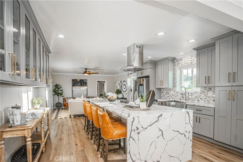 6252 77th, Los Angeles, CA 90045
