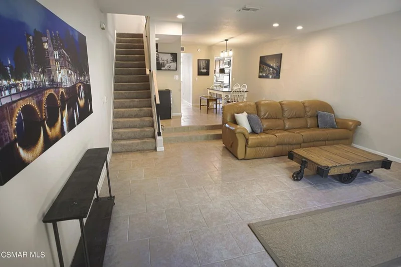 10229 Variel #24, Chatsworth, CA 91311