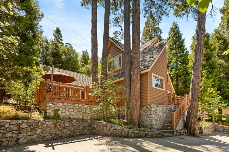 189 State Hwy 173, Lake Arrowhead, CA 92352