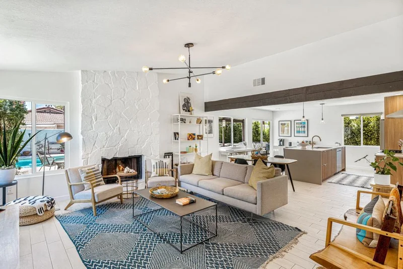 2943 Cerritos, Palm Springs, CA 92262