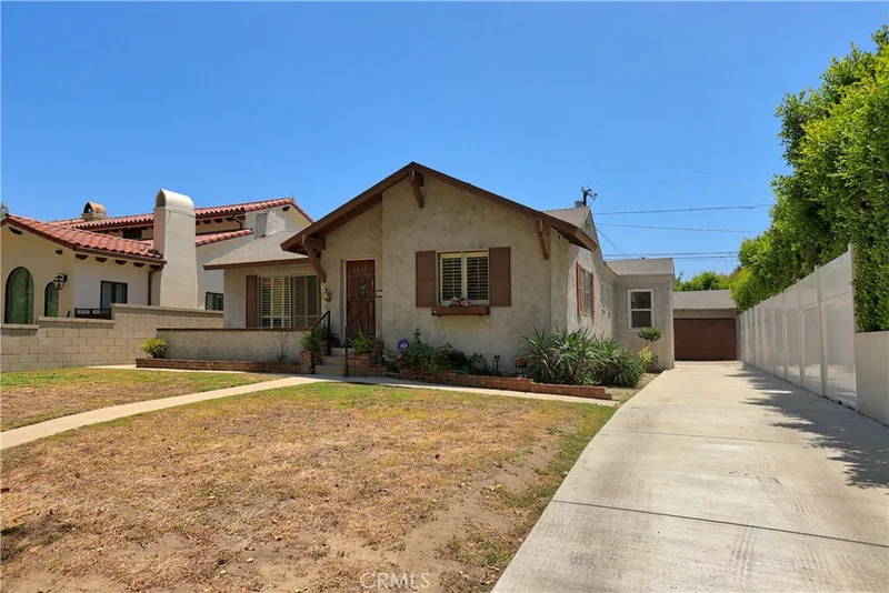 10332 Woodbridge, Toluca Lake, CA 91602