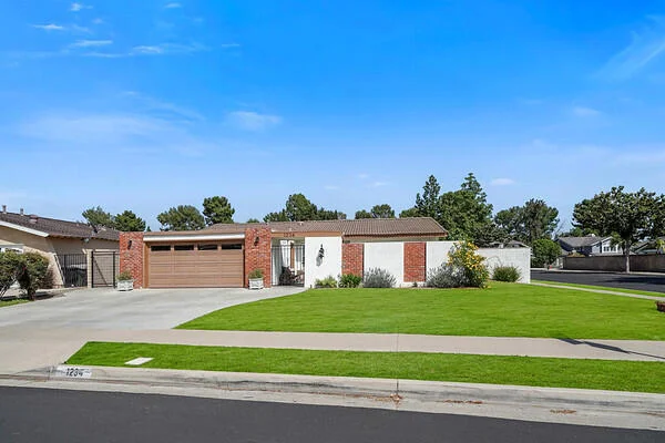 1234 Verona, Placentia, CA 92870