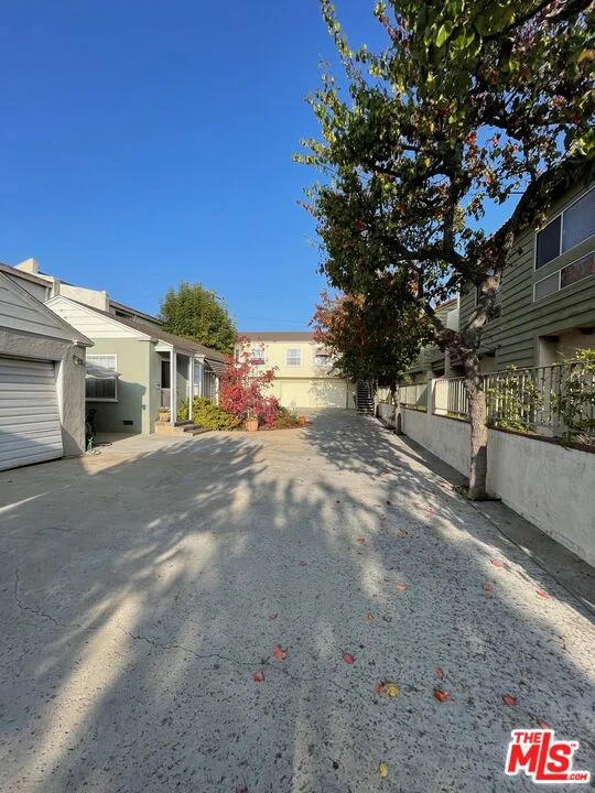 1165 Stanford Street, Santa Monica, CA 90403