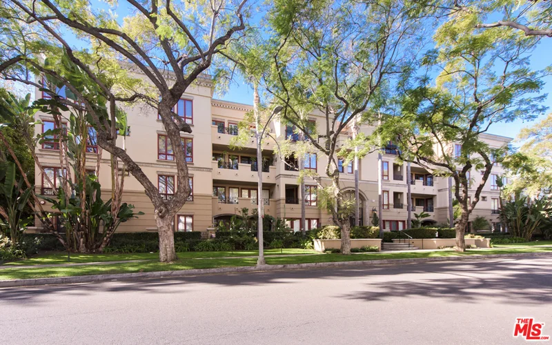 411 Oakhurst #305, Beverly Hills, CA 90210